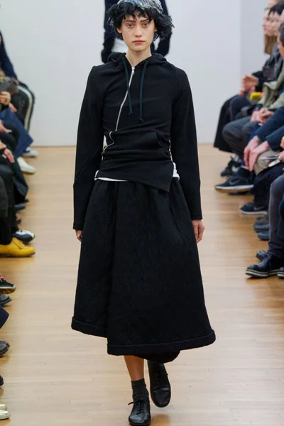 Look 27